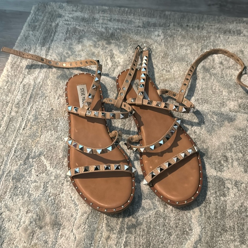 Steve Madden size 8 studded sandals